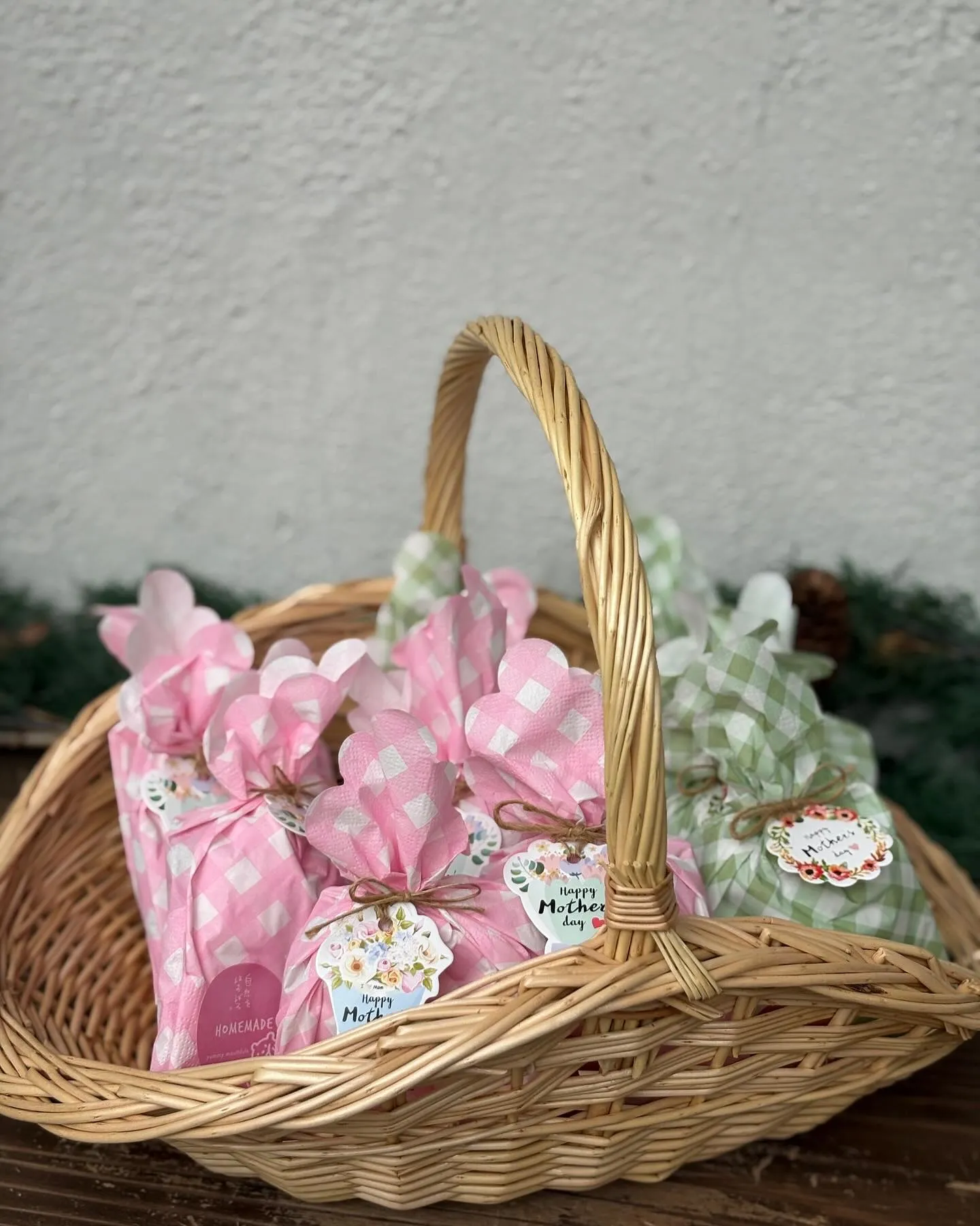 ペーパーナプキンを使ったラッピングです。