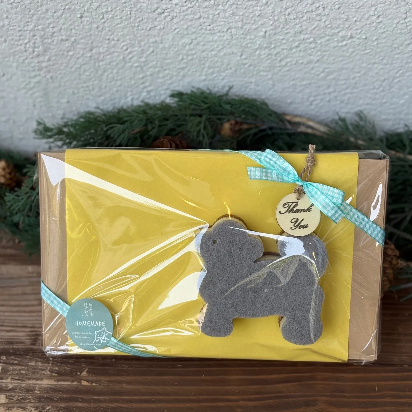 自家製クッキーとキッチンスポンジ