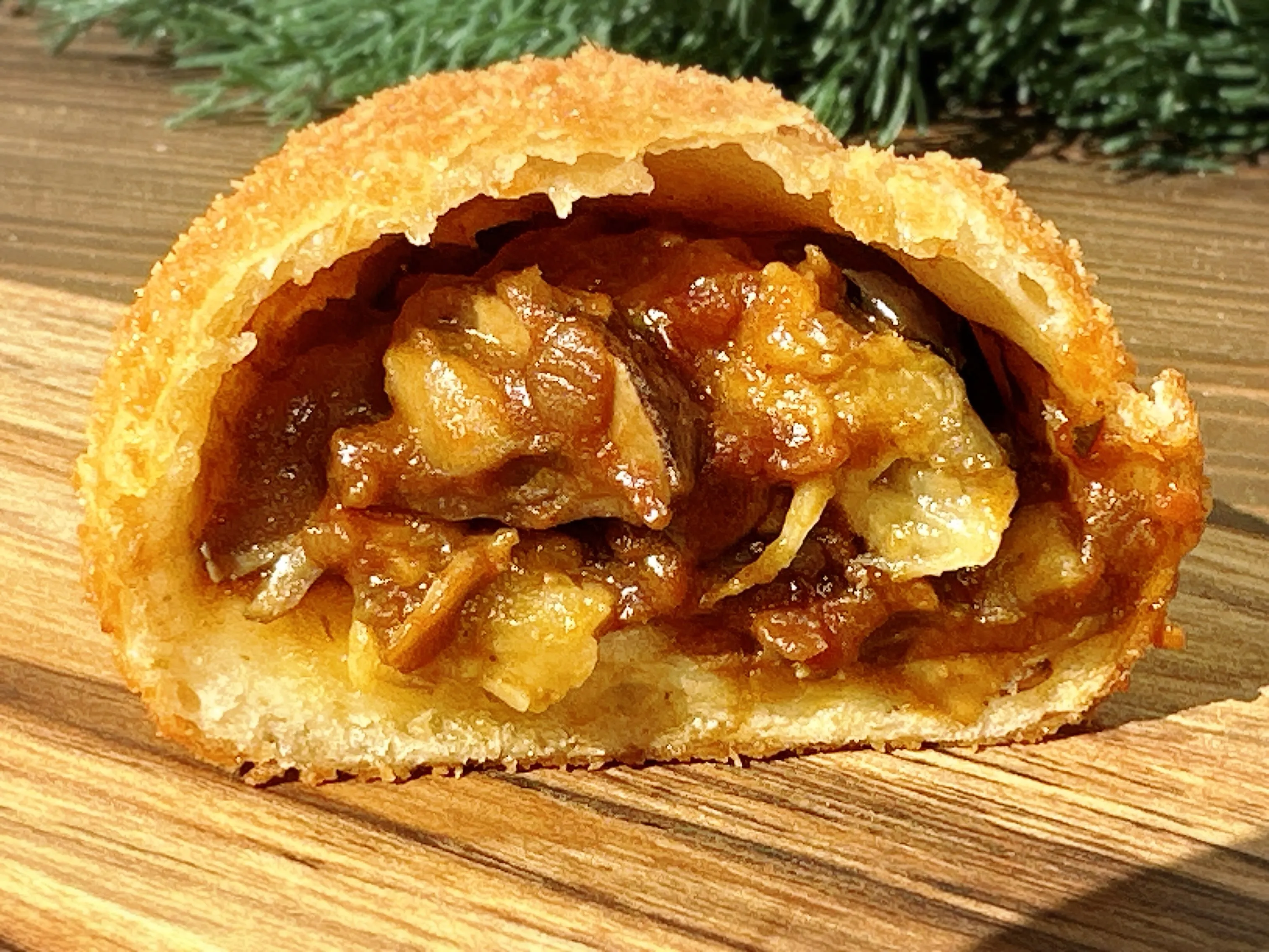 🍆 秋なすと4種のキノコのカレーパン 🍄